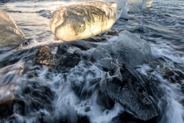 The diamond beach in Iceland photographed with the Canon RF 14-35mm IS L lens.