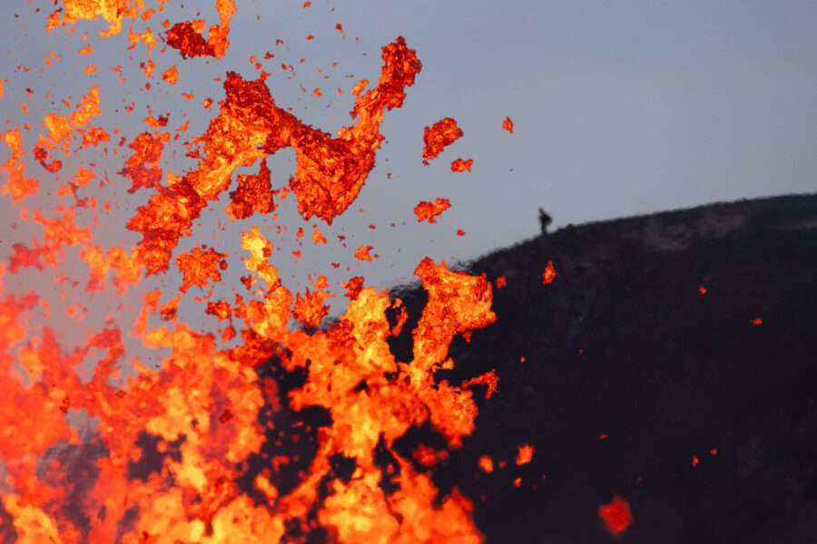 The Litli-Hrútur Eruption - A Timeline