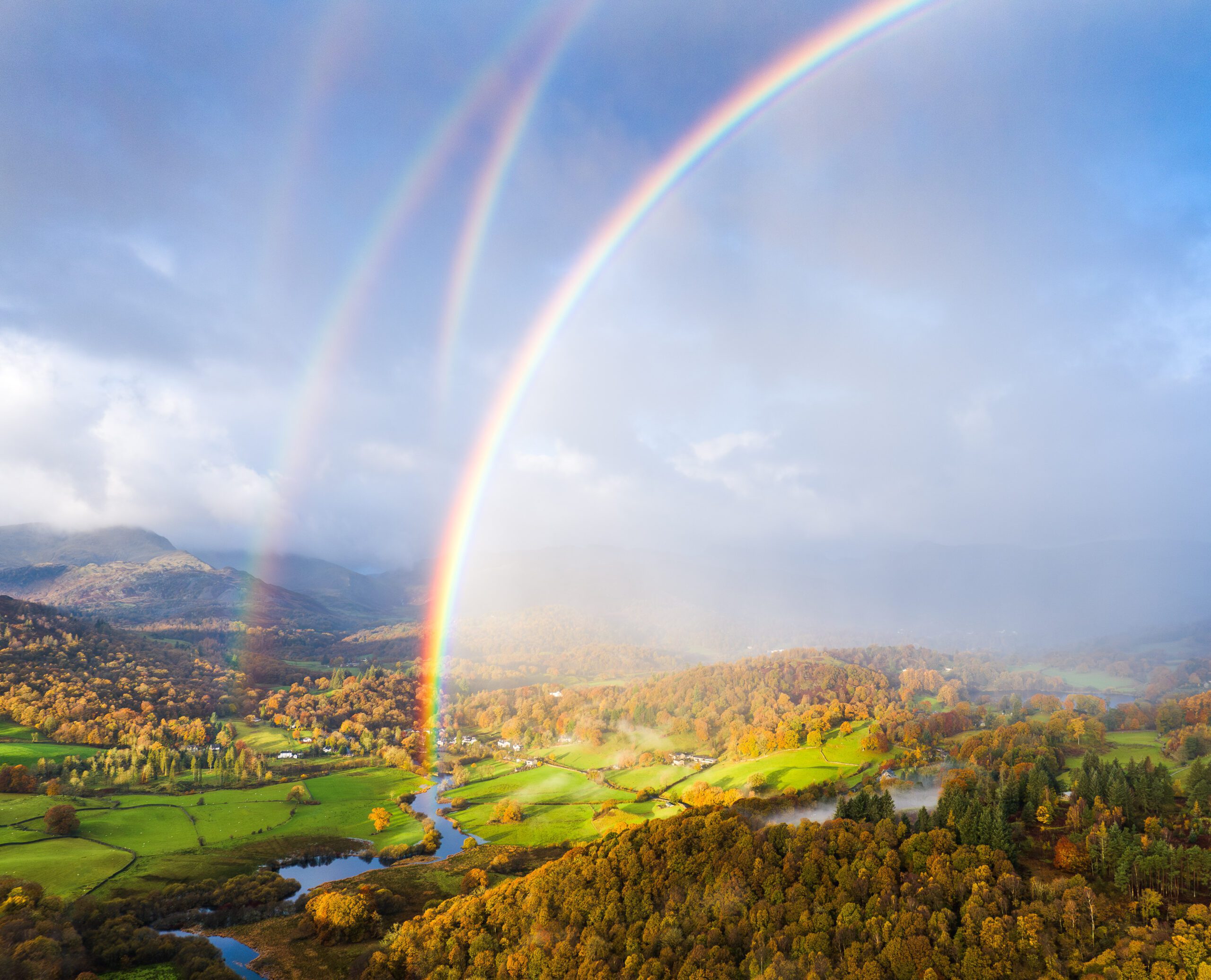 A quadruple rainbow in England