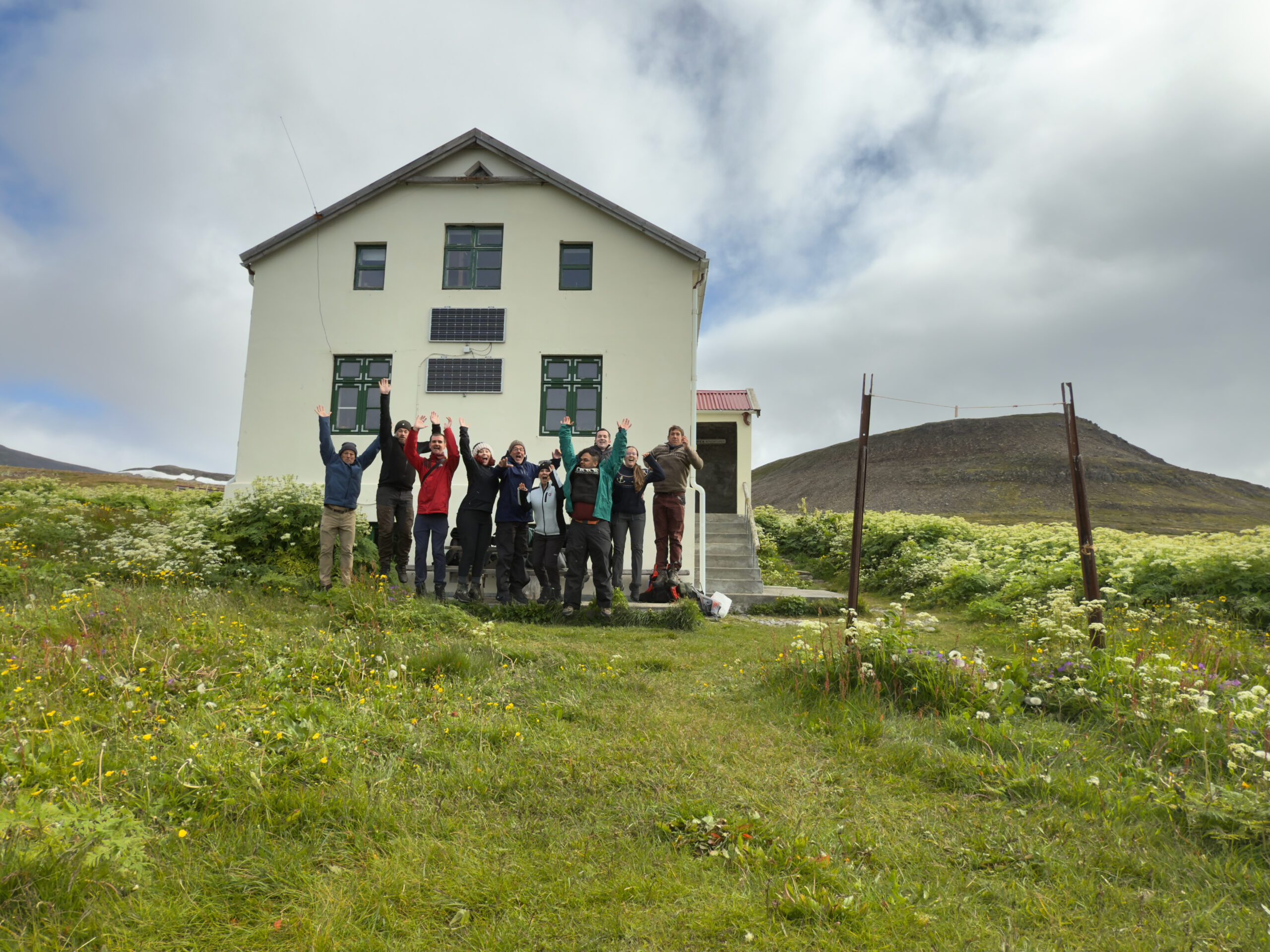 Canon RF 200-800mm F6.3-9 IS USM: Photographing Arctic Foxes